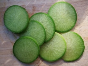 Daikon Kochin (click for full sized image)